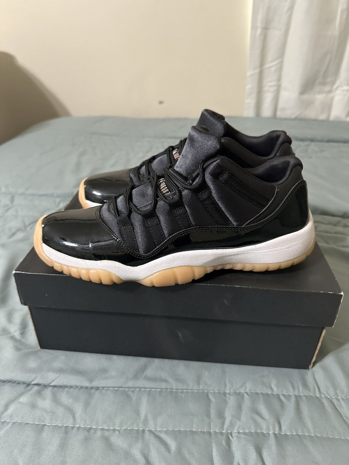 Jordan Brand Jordan 11 Low GS “Bleached Coral” Size US 8.5 / EU 41-42 - 2 Thumbnail