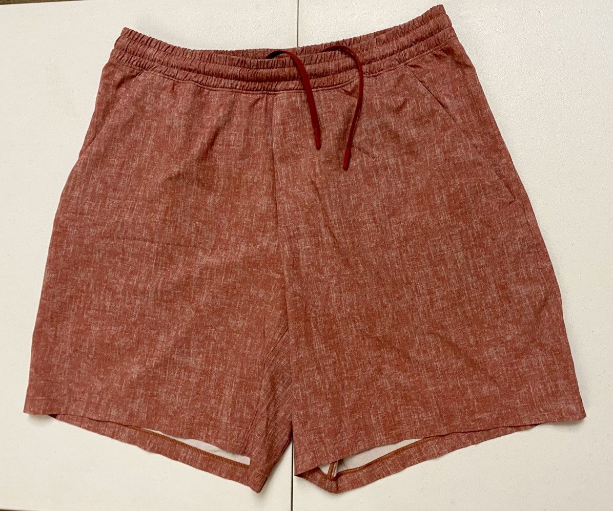 Lululemon Lululemon Pace Breaker Short 7" Sunbleached Cayenne Medium Size US 34 / EU 50 - 1 Thumbnail