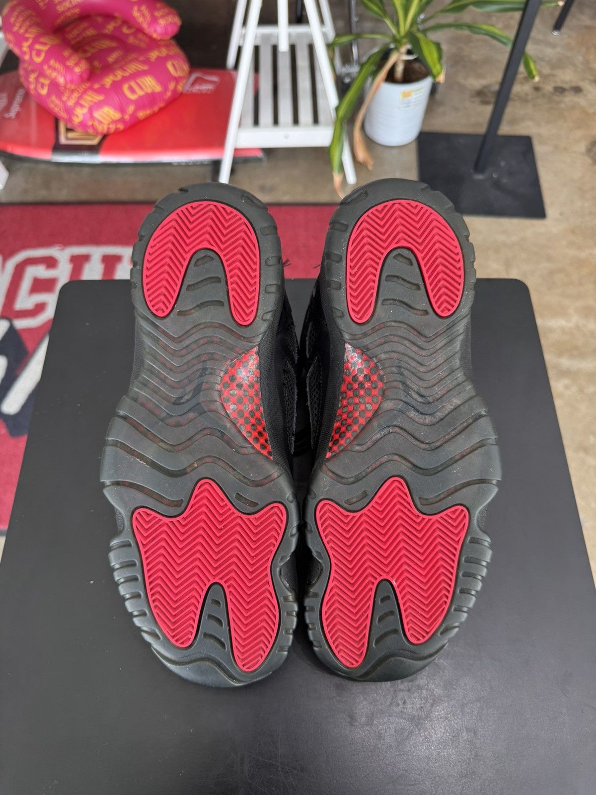 Jordan Brand Air Jordan 11 Retro Low IE Referee Size 9.5 (2015) Size US 9.5 / EU 42-43 - 8 Thumbnail