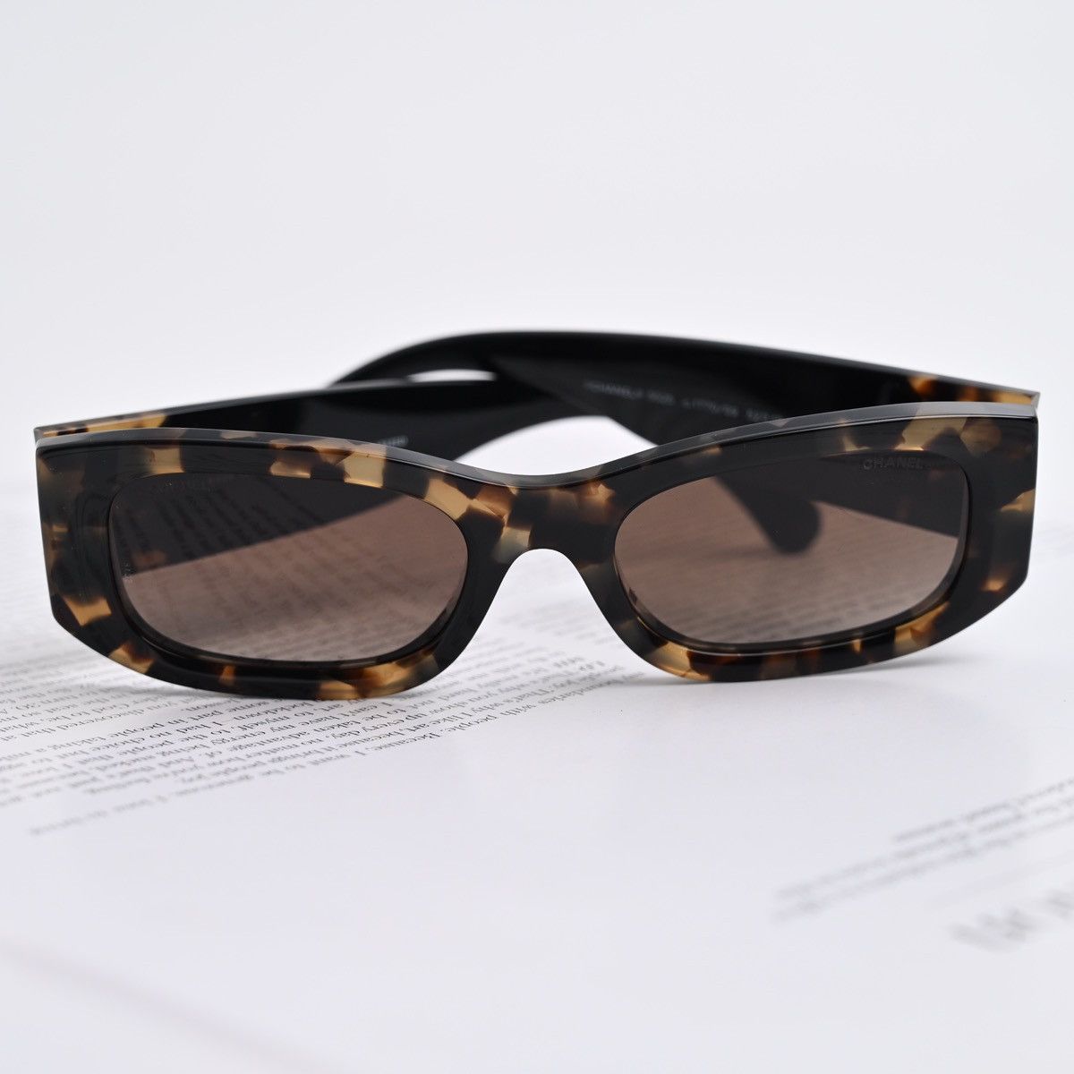 Chanel CHANEL 0CH5525 1770S9 SUNGLASSES Size ONE SIZE - 6 Thumbnail