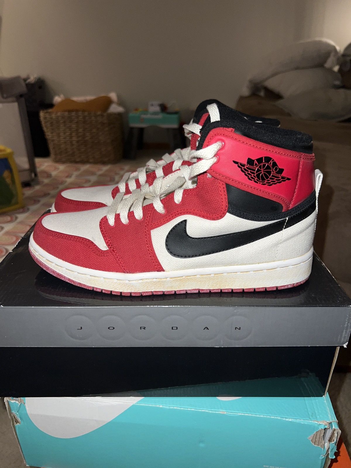 Jordan Brand Air Jordan 1 Retro KO HI “Vintage” Size US 9 / EU 42 - 2 Thumbnail