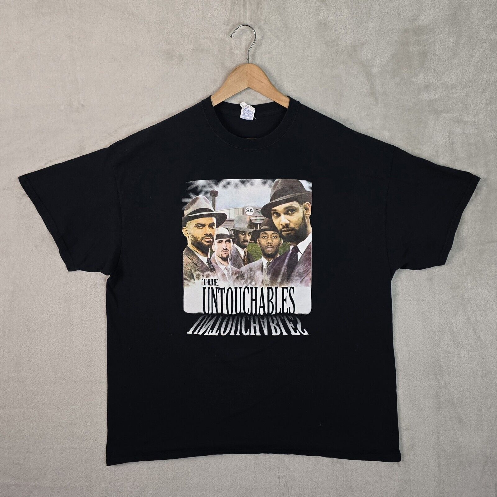 Gildan San Antonio Spurs The Untouchables Shirt XXL Y2K Vintage Size US XXL / EU 58 / 5 - 2 Thumbnail
