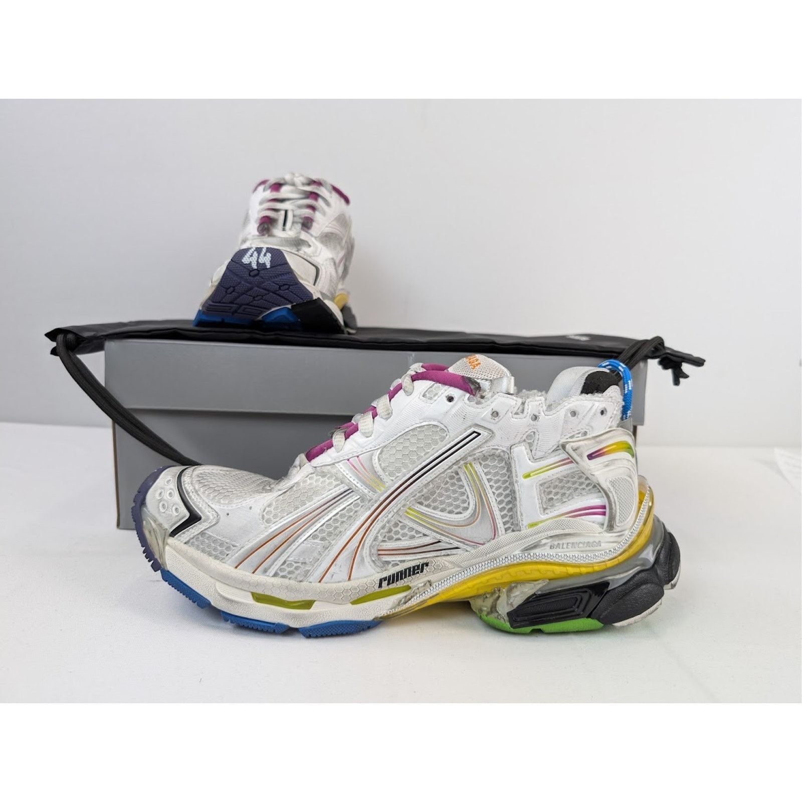 Balenciaga o1rshd1 Mesh Gardient Runner in White/Multicolor Size US 8 / EU 41 - 12 Thumbnail