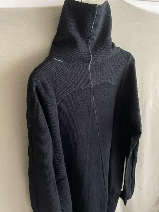 The Viridi-anne Assymetric Scar Stitch Turtleneck - BLACK JP 3 Size US L / EU 52-54 / 3 - 18 Thumbnail