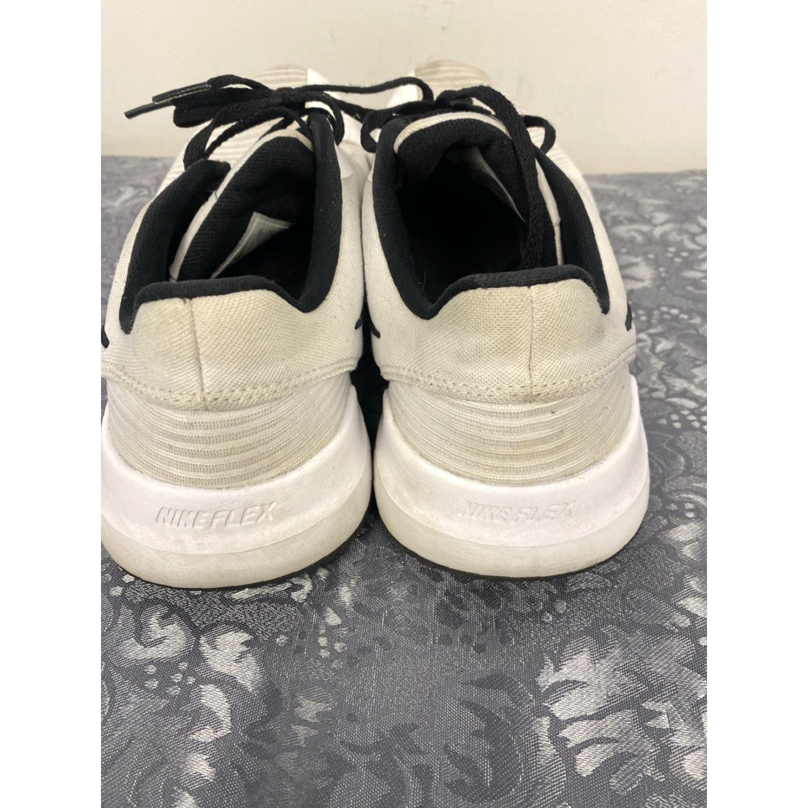 Nike Nike Flex Control 4 Sneaker Men Size 11 White UK 10 EU 45 Nike CD0197-100 Size US 10 / EU 43 - 5 Thumbnail