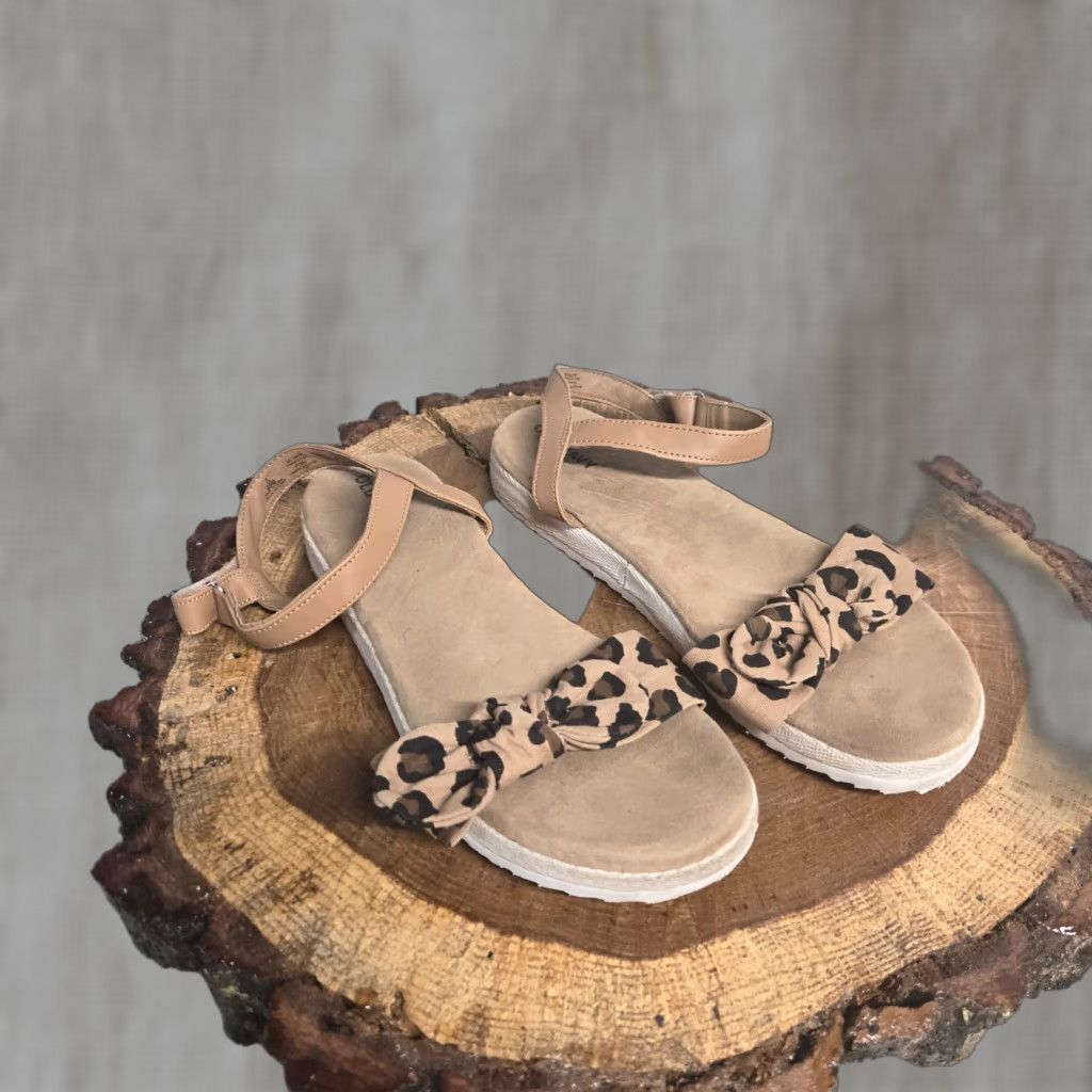 Old Navy Old Navy Leopard Sandals Slip On Ankle Strap Adult Women's Size 5 Size US 5 / IT 35 - 1 Thumbnail