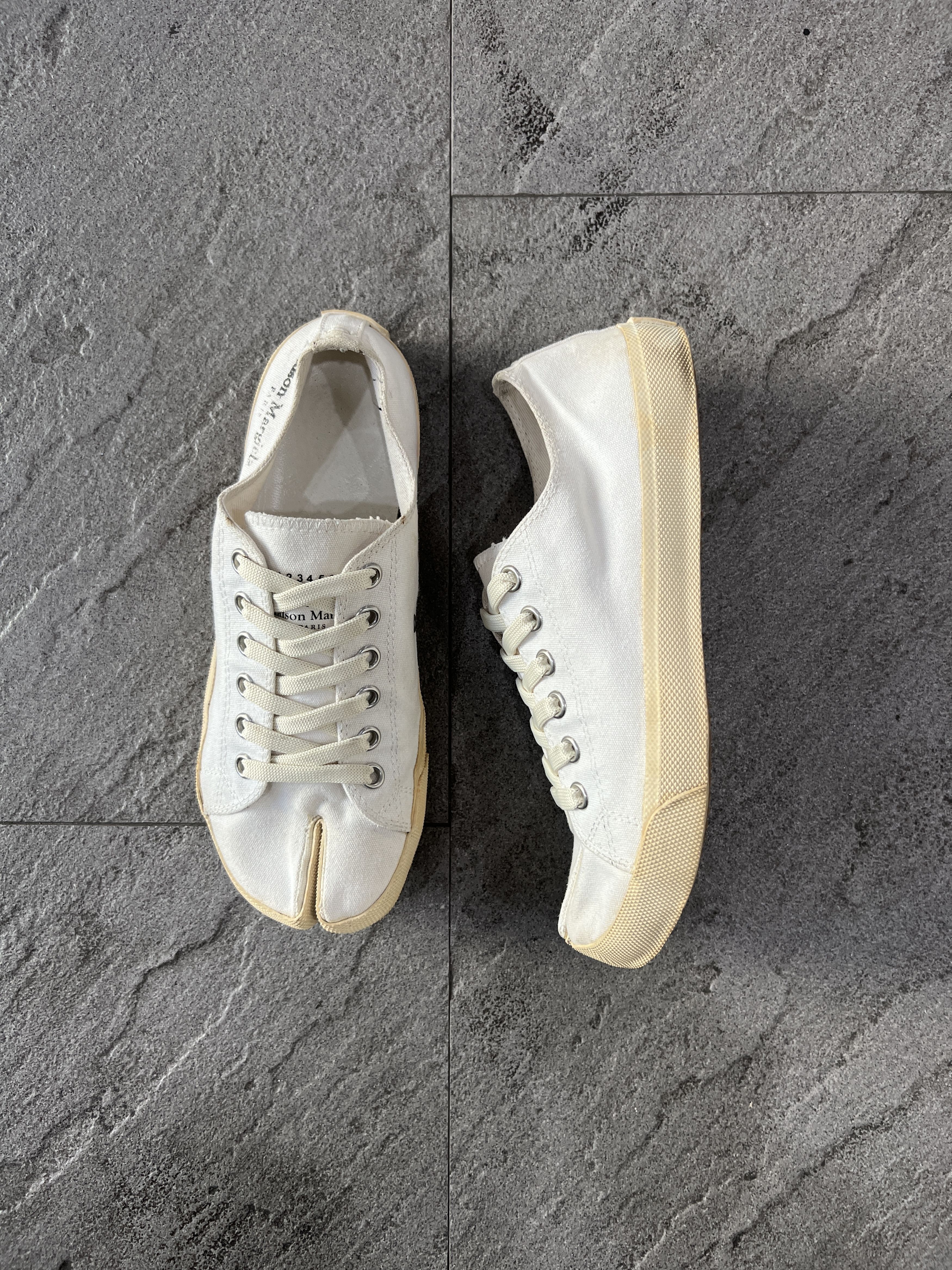 Maison Margiela Maison Margiela Tabi Canvas Low Top Sneaker White Gum EU40 Size US 7 / EU 40 - 1 Thumbnail