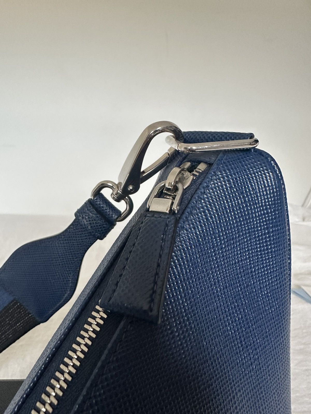 Prada Saffiano Triangle Bag in Bluette Size ONE SIZE - 4 Thumbnail