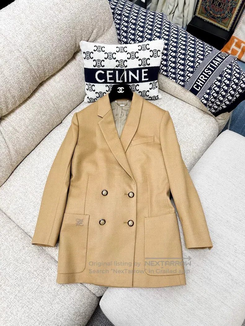 Fendi Fendi Camel long-sleeve double-breasted blazer Size XS / US 0-2 / IT 36-38 - 2 Thumbnail