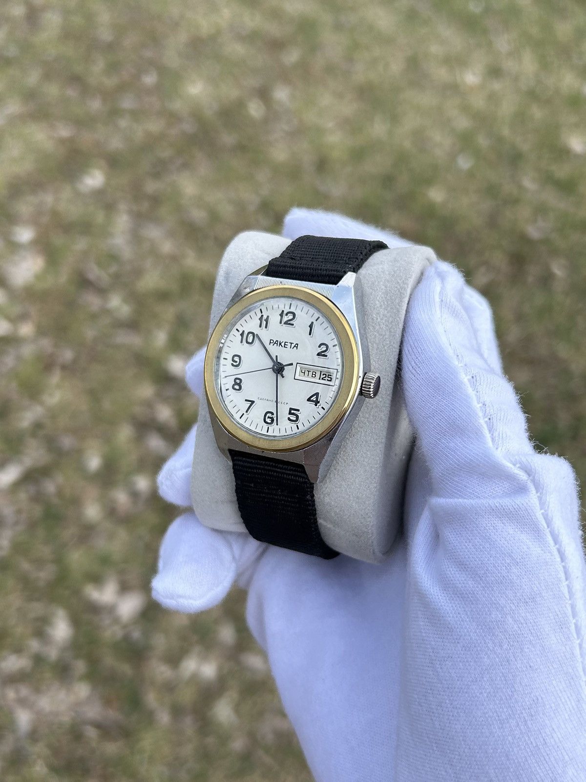 Vintage Vintage Watch Raketa Mechanical USSR Soviet Authentic 1980s Size ONE SIZE - 3 Thumbnail