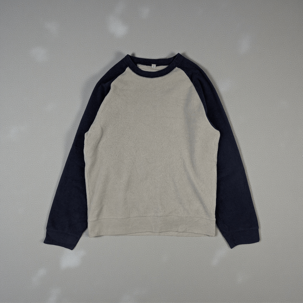 Uniqlo Vintage 2000's UNIQLO Raglan Fleece Sweatshirts Pullover Size US M / EU 48-50 / 2 - 2 Thumbnail