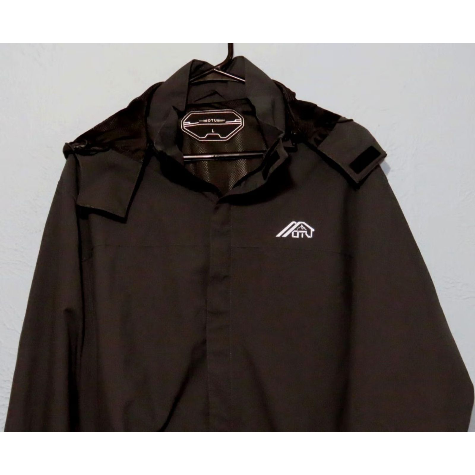 Rains OTU Men's L Black Hooded Rain Jacket Coat Waterproof Breathable Rain Jacket Mens L Black OTU Size US L / EU 52-54 / 3 - 3 Thumbnail