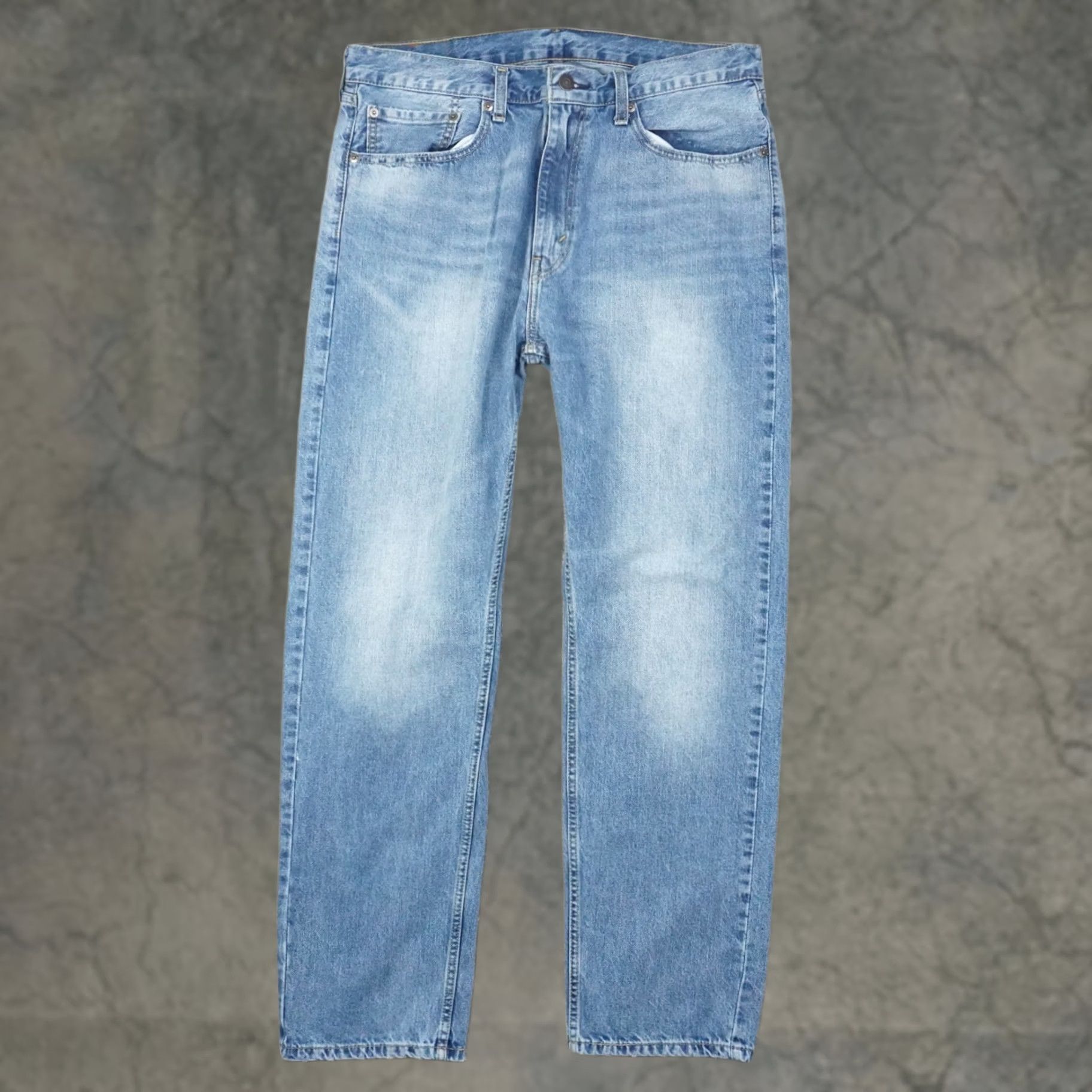 Levi's Levi's 505 Straight Leg Mens 36x32 Medium Wash Blue Denim Jeans Size US 36 / EU 52 - 1 Thumbnail