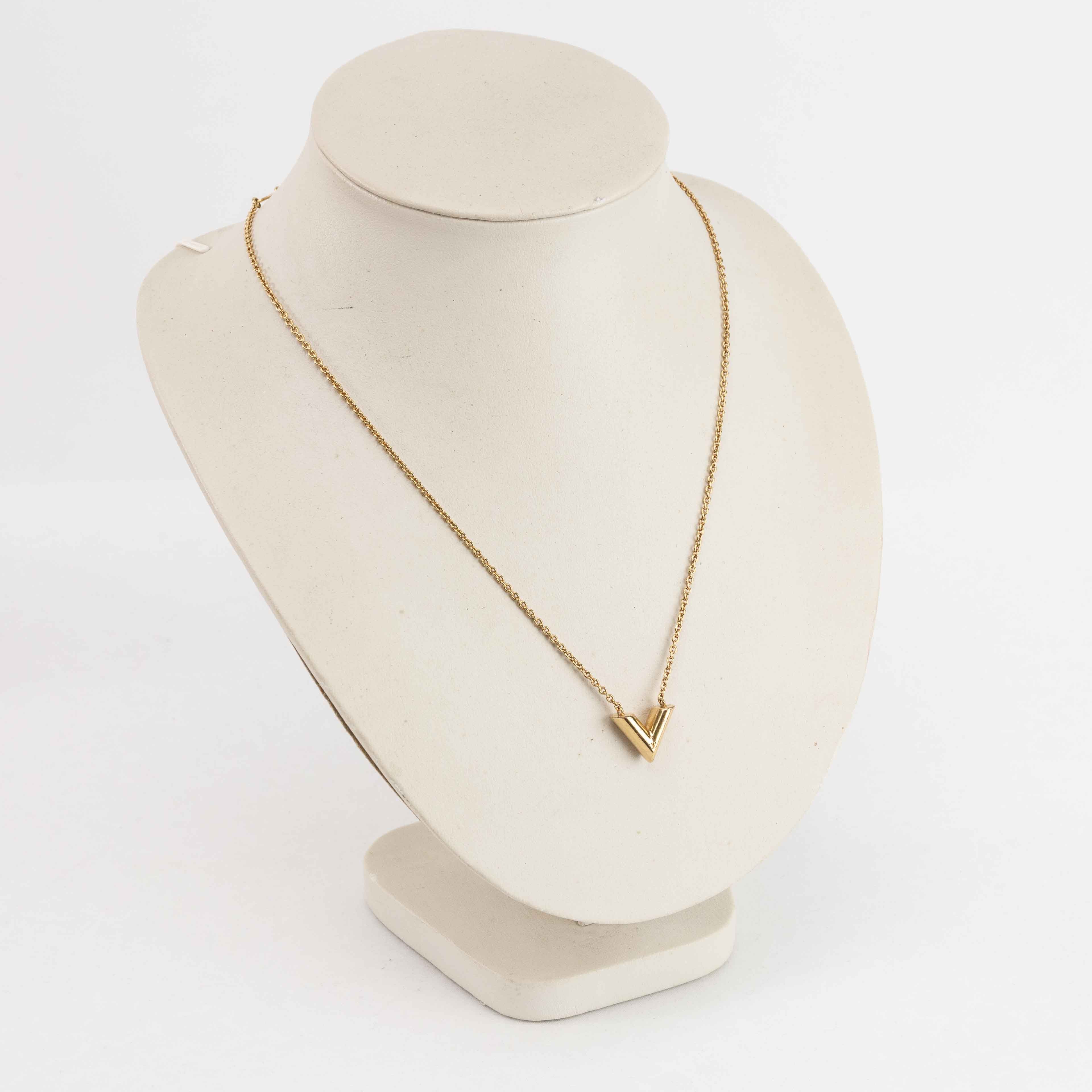 Louis Vuitton Louis Vuitton Essential V Gold-Tone Necklace Size ONE SIZE - 14 Thumbnail
