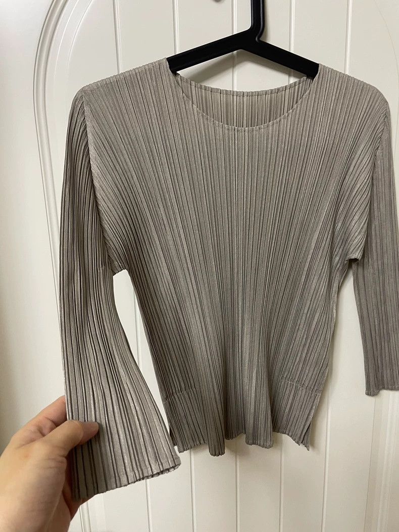 Issey Miyake Issey Miyake size:3 Grey pleated long-sleeved shirt Size M / US 6-8 / IT 42-44 - 2 Thumbnail