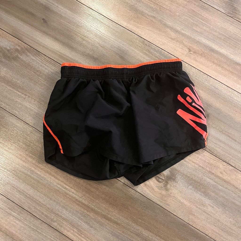 Nike Nike Black Athletic Workout Shorts Women Small Bin J-0 Size 26" / US 2 / IT 38 - 1 Thumbnail