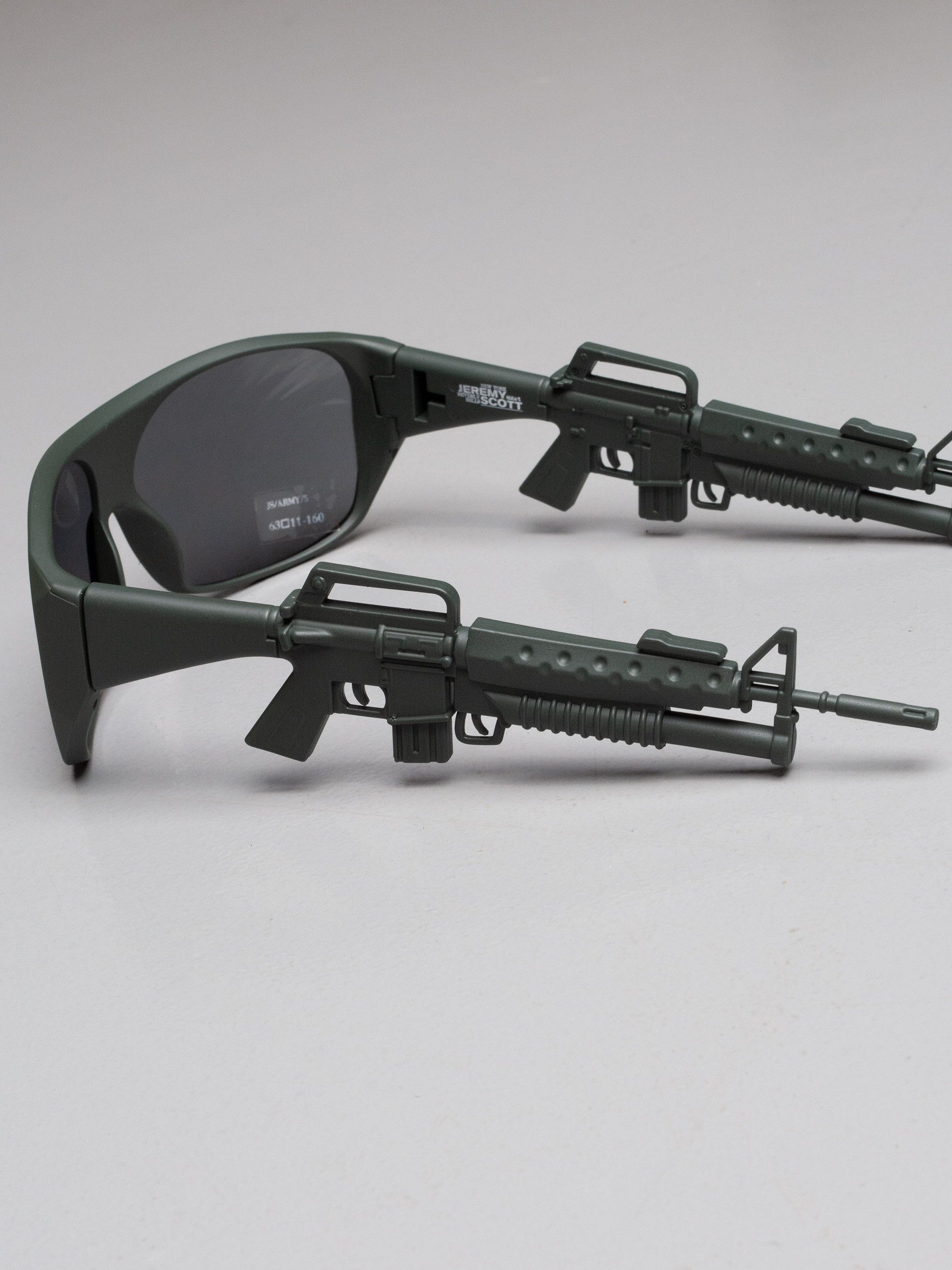 Jeremy Scott × Linda Farrow Linda Farrow X Jeremy Scott S/S 2013 rifle army sunglasses Size ONE SIZE - 5 Thumbnail