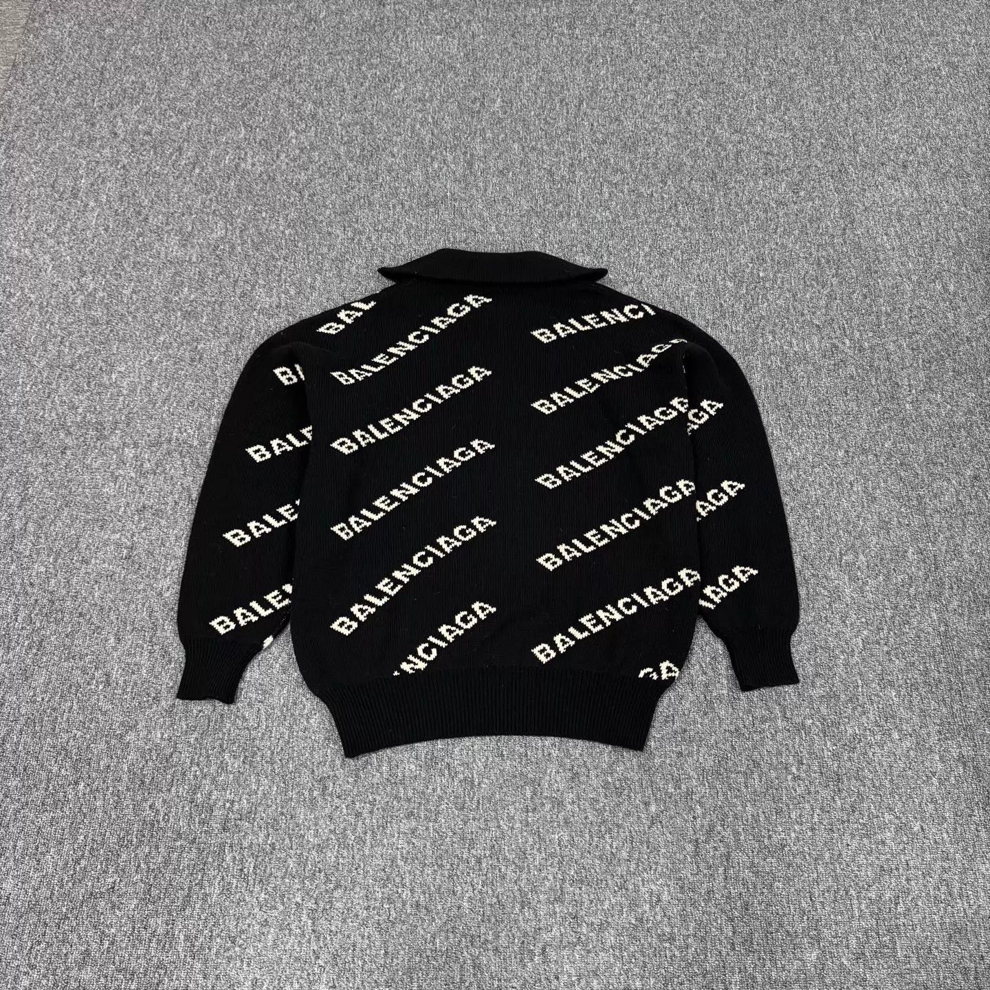 Balenciaga Balenciaga Black Allover Text Knit Sweater S 99new Size S / US 4 / IT 40 - 2 Thumbnail