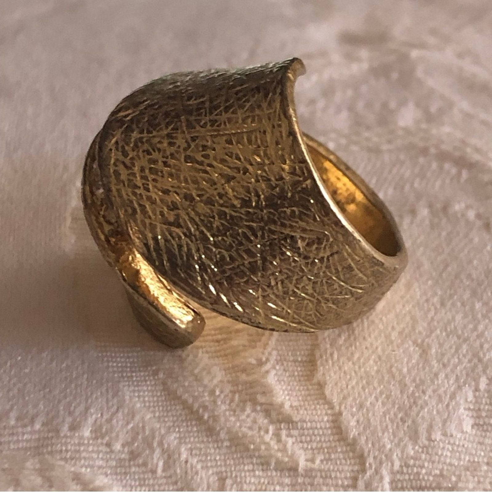 Bcbgmaxazria BCBGMaxAzria gold brutalist clear stone ring Size ONE SIZE - 2 Thumbnail