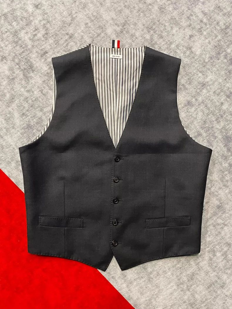 Thom Browne Thom Browne Size 3Suit vest carbon black dark grey suit 250 Size US L / EU 52-54 / 3 - 1 Thumbnail