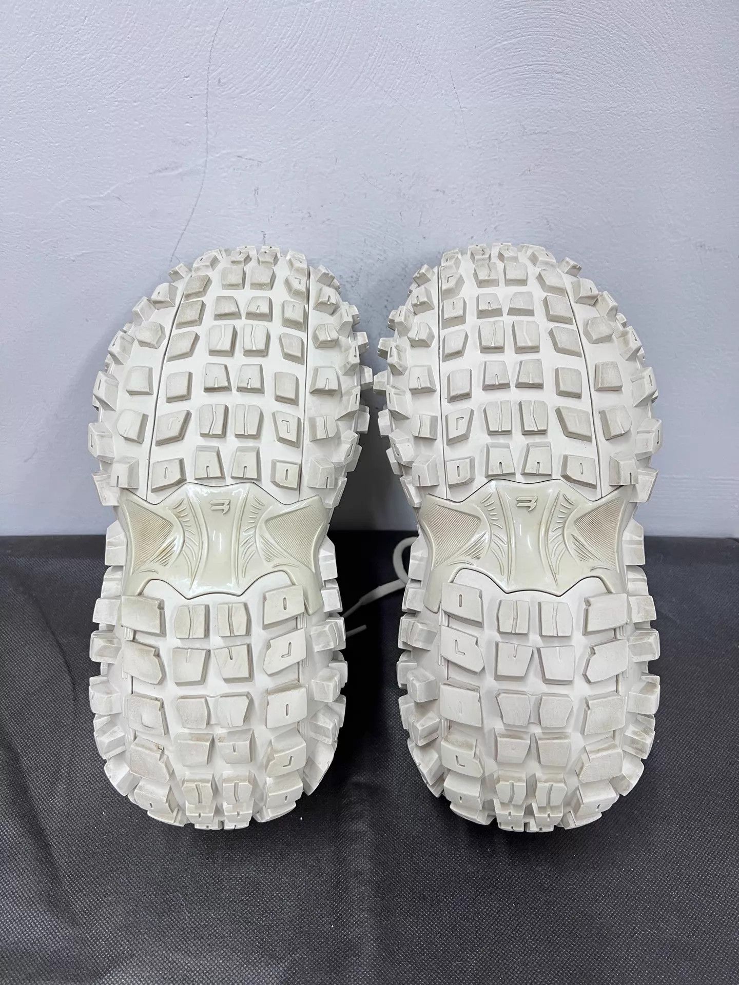 Balenciaga Balenciaga Defender 38 EU Good Condition Size US 8 / IT 38 - 7 Thumbnail