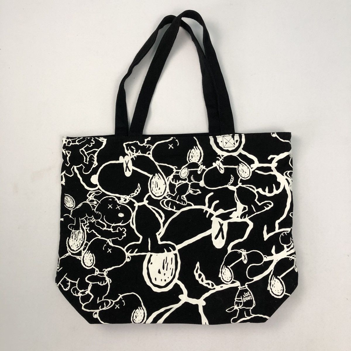 Uniqlo KAWS X PEANUTS FULL PRINT SNOOPY CANVAS TOTE BAG BY UNIQLO Size ONE SIZE - 1 Thumbnail