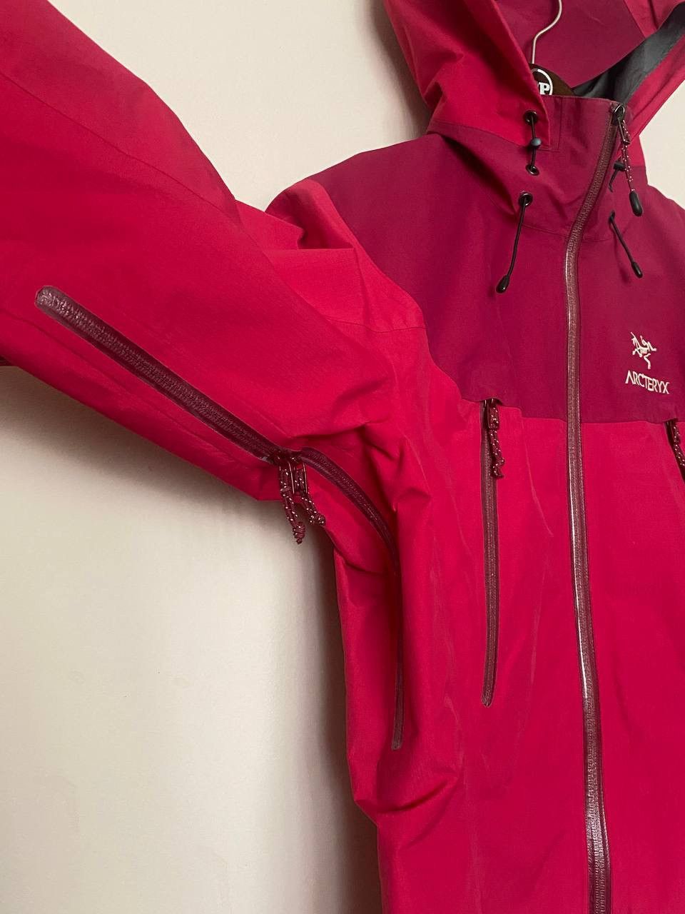 Arc'teryx Arc’teryx Gore-tex Pro Shell jacket pink Size M / US 6-8 / IT 42-44 - 4 Thumbnail