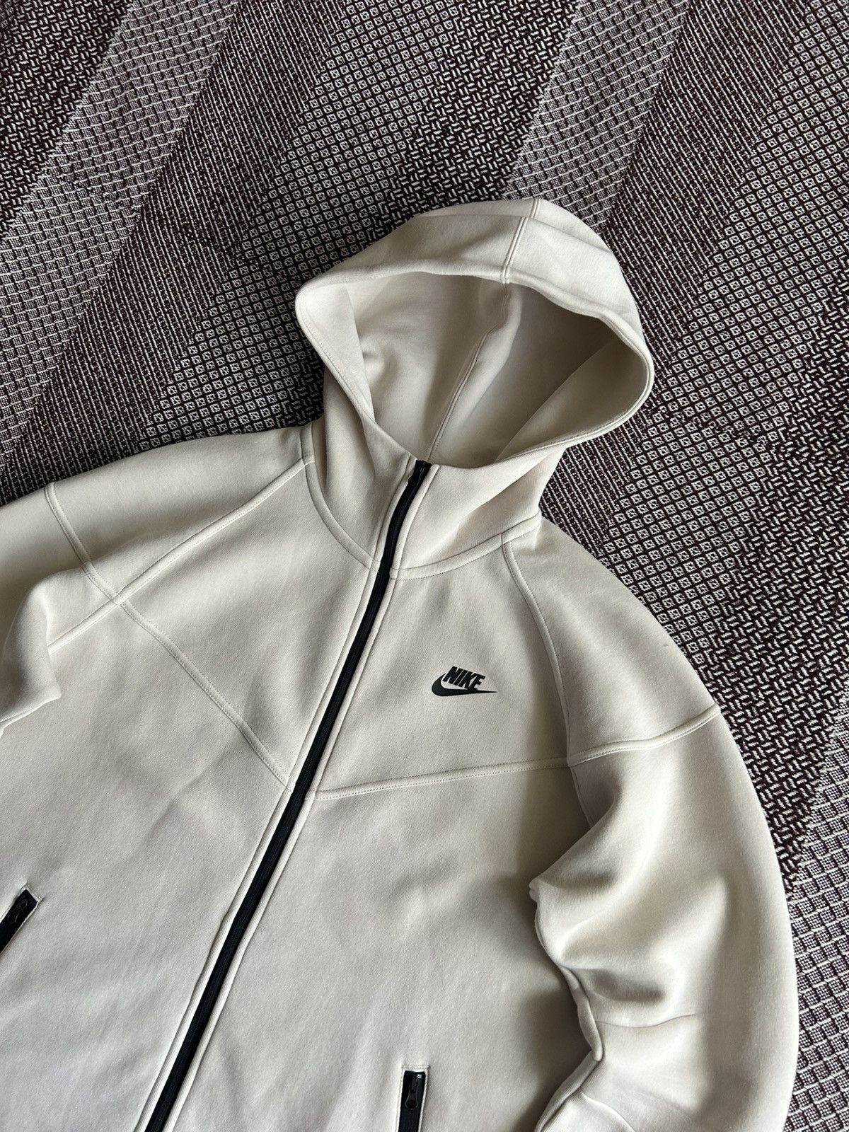 Nike Nike Sportswear Zip Hoodie Women Tech Fleece Vibe HJ5477-104 Size L / US 10 / IT 46 - 4 Thumbnail