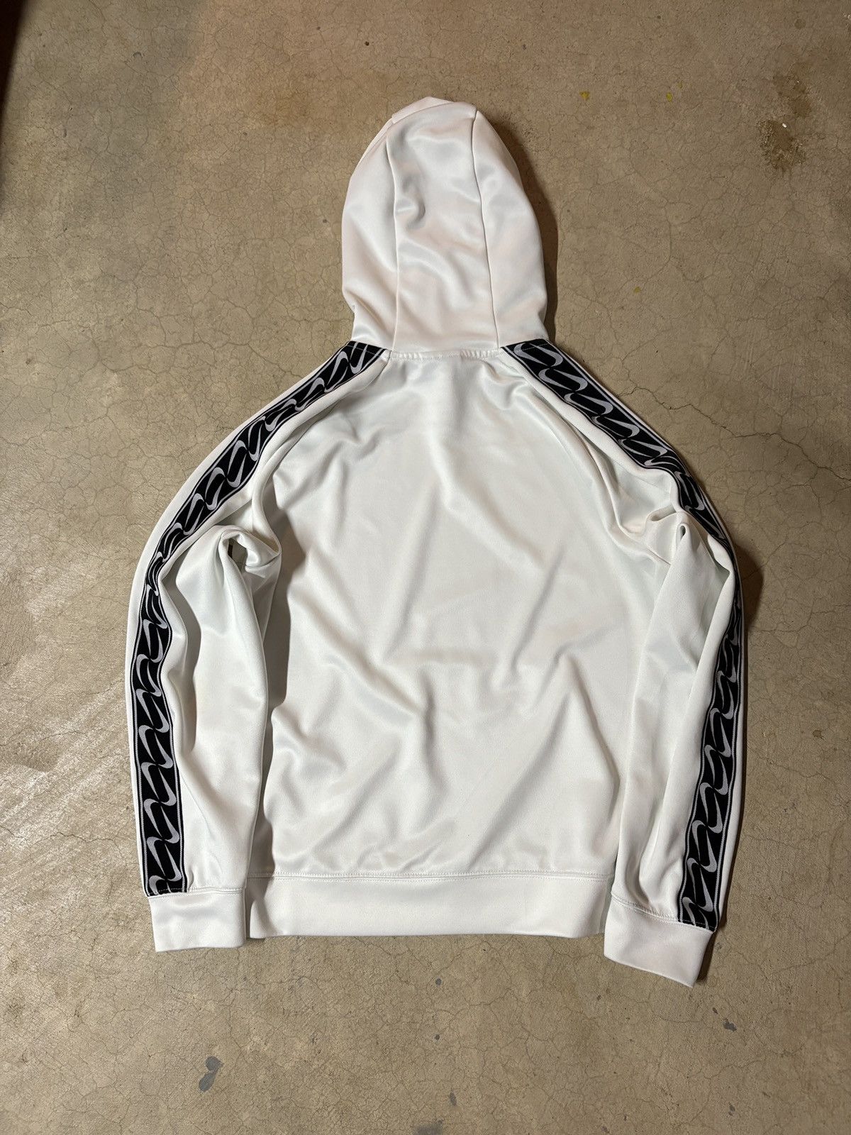 Nike Nike Center Logo Sleeve Swoosh Hit Hoodie White Size Large Size US L / EU 52-54 / 3 - 4 Thumbnail
