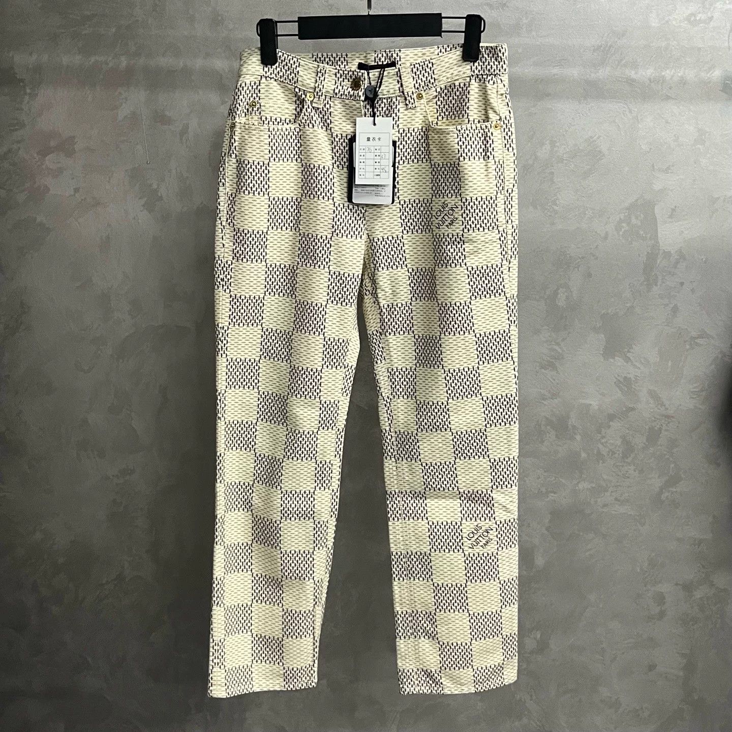 Louis Vuitton Louis Vuitton Checkered Beige T-Shirt 38 Women Size S / US 4 / IT 40 - 1 Thumbnail