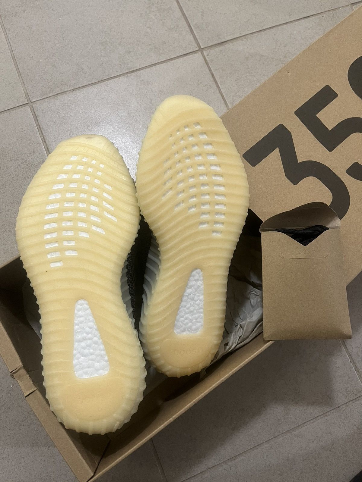 Adidas × Kanye West Adidas Yeezy Boost 350 V2 “Carbon” Sz 10.5us Size US 10.5 / EU 43-44 - 5 Thumbnail