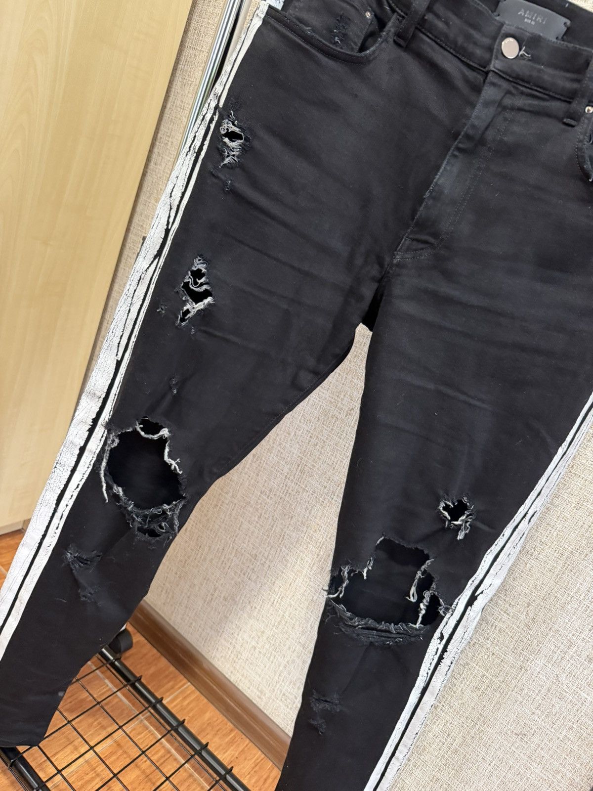 Amiri AMIRI DISTRESSED SLIM JEANS Size US 36 / EU 52 - 3 Thumbnail