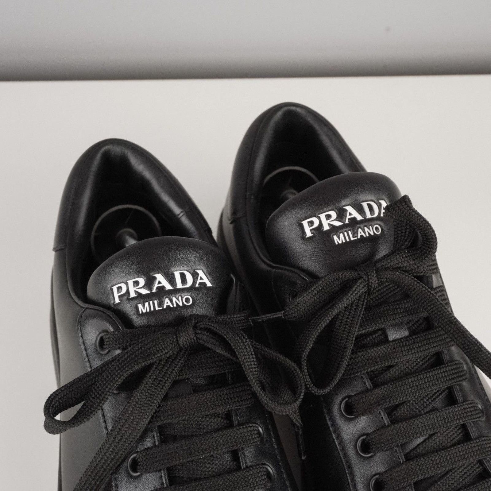 Prada Iconic prada black leather classic logo sneakers Size US 8 / EU 41 - 7 Thumbnail