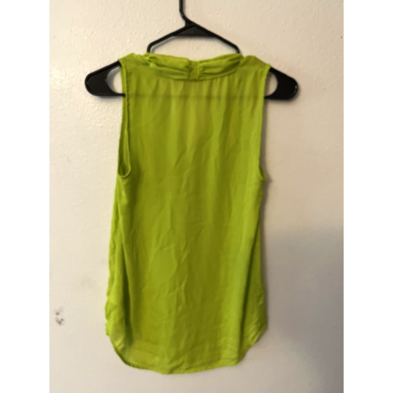 Michael Kors VINTAGE Michael Kors Blouse Sleeveless V-Neck Top Women's Small Green Casual Office Summer Size S / US 4 / IT 40 - 2 Thumbnail