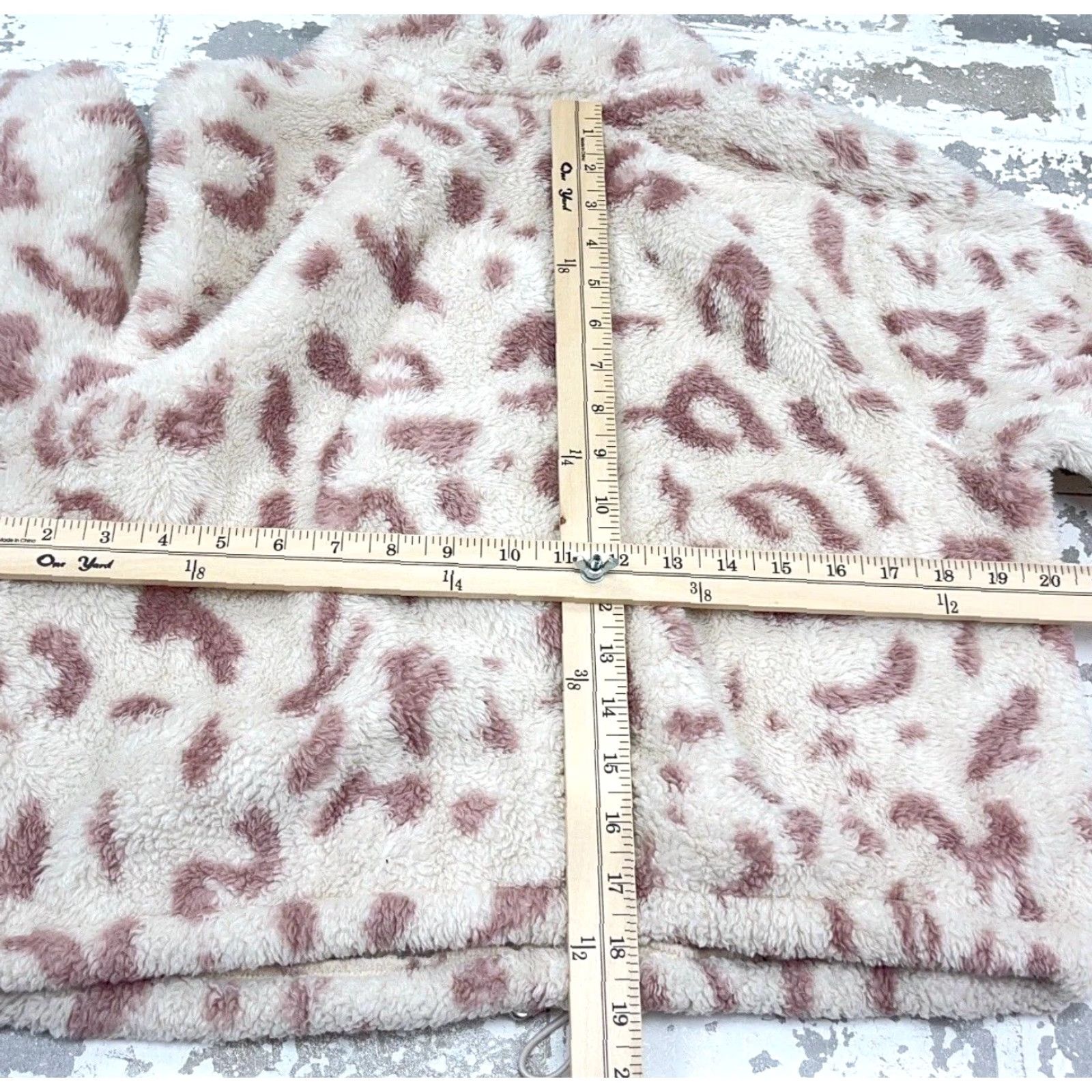Calvin Klein Calvin Klein Sweatshirt Women Medium Leopard Crop Top Deep Pile Sherpa Sweater Size M / US 6-8 / IT 42-44 - 7 Thumbnail