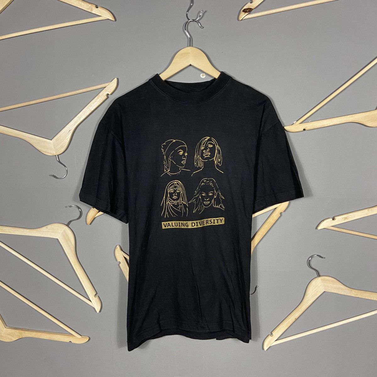 Band Tees × Vintage Vintage HM Prison Service Valuing diversity t-shirt Size US L / EU 52-54 / 3 - 1 Thumbnail