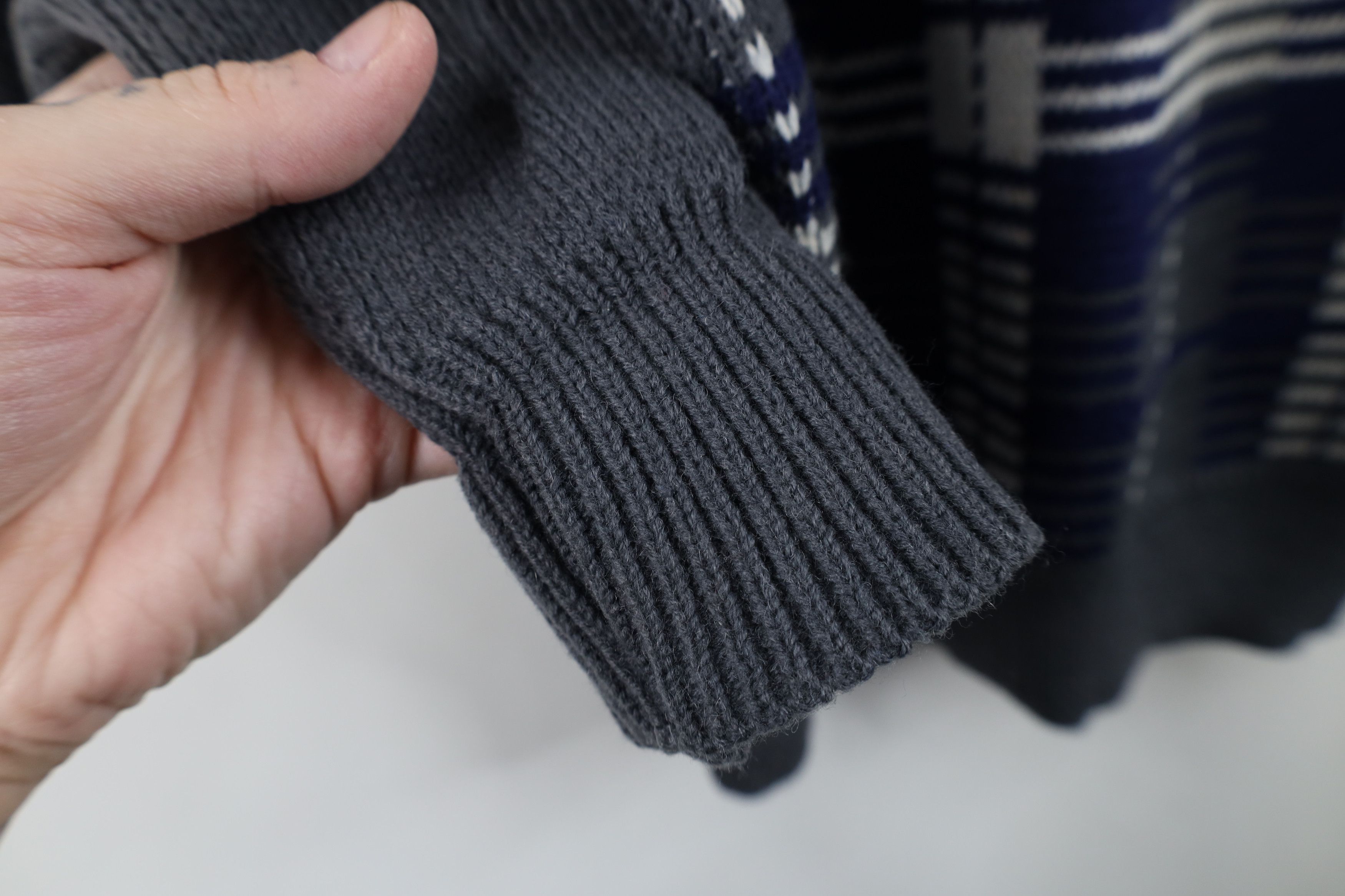 Vintage Vintage 90s Streetwear Ribbed Knit V-Neck Sweater Plaid Size US M / EU 48-50 / 2 - 8 Thumbnail