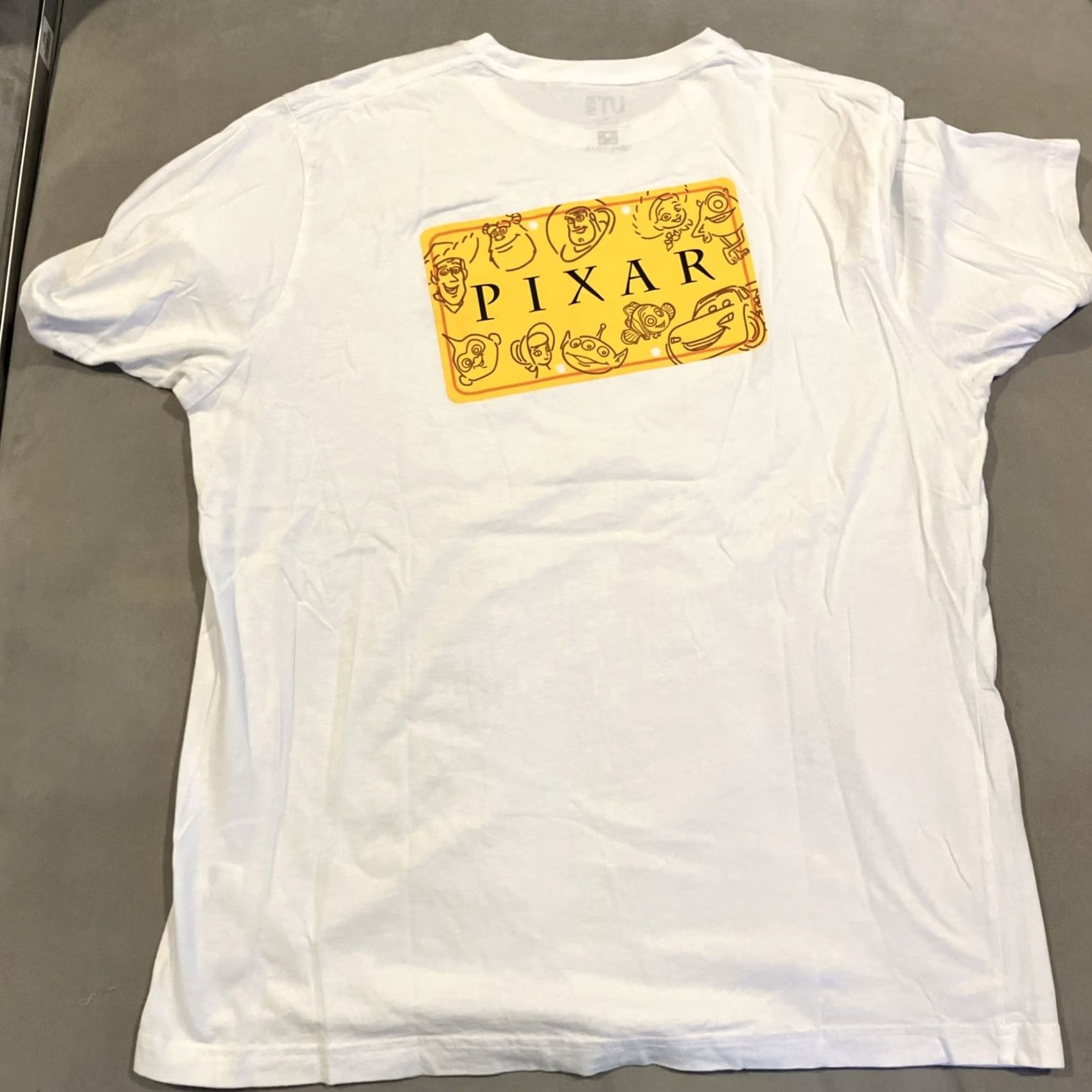 Uniqlo Uniqlo X Pixar Monsters Inc Toy Story Cars Dory T Shirt XL Men White Awesome Size US XL / EU 56 / 4 - 4 Thumbnail