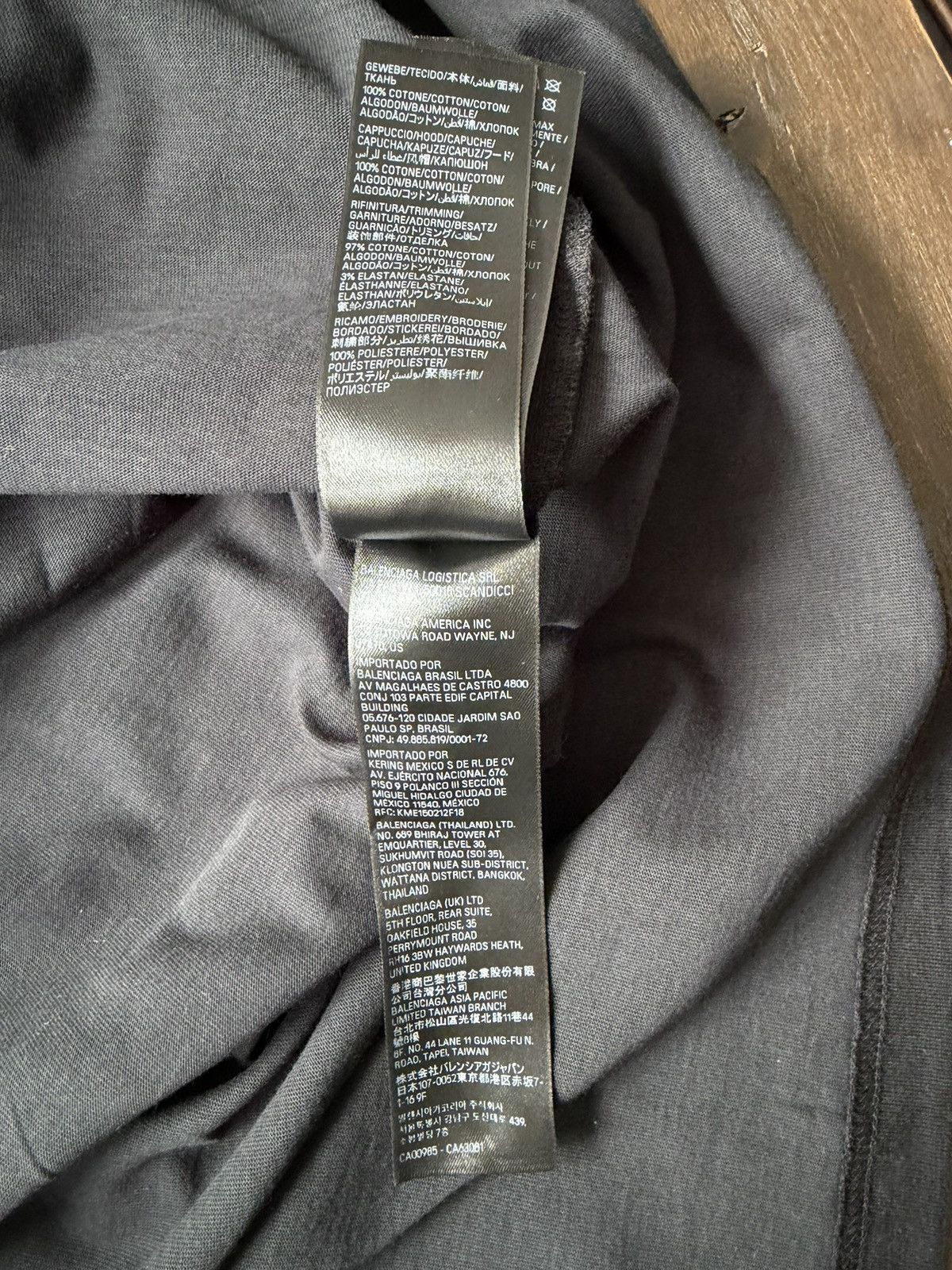 Balenciaga Balenciaga incognito short sleeve t-shirt size 3 Size US L / EU 52-54 / 3 - 11 Thumbnail