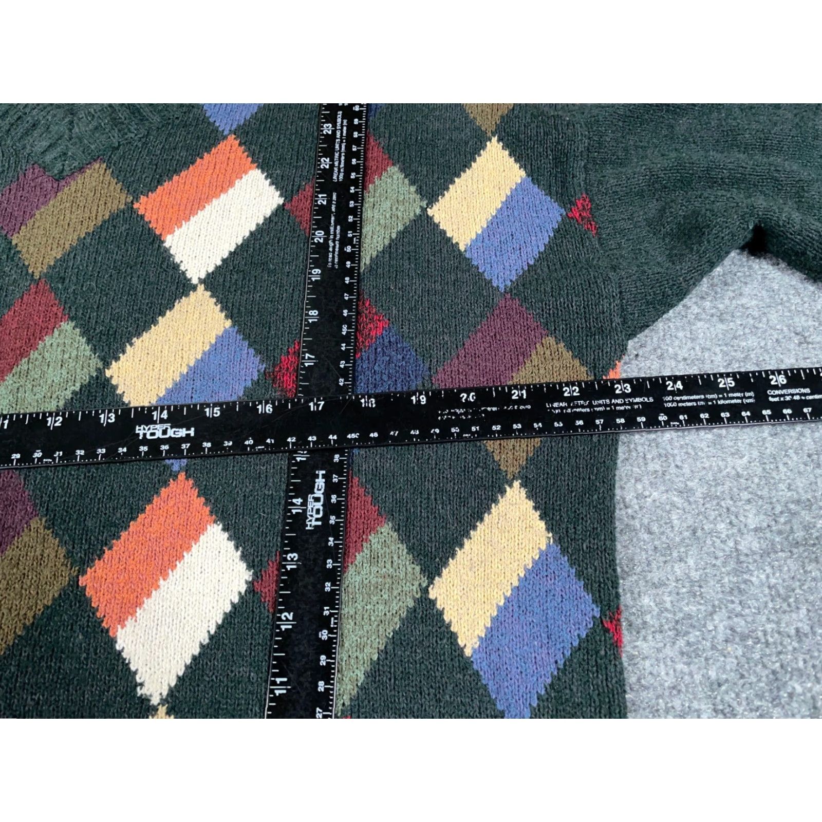 Vintage VINTAGE Northern Isles V-Neck Sweater Adult Large Dark Green Argyle Diamond Pattern Silk-Nylon Knit 90s Retro Mens Size US L / EU 52-54 / 3 - 6 Thumbnail