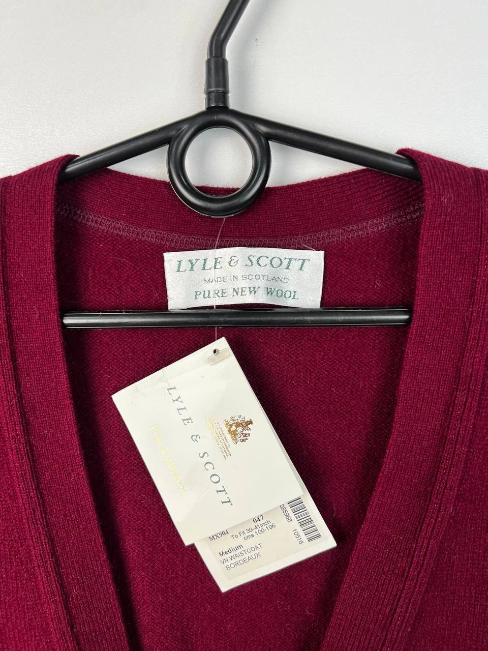 Lyle & Scott Lyle Scott Pure New Wool vintage vest sweaters size M Size US M / EU 48-50 / 2 - 8 Thumbnail