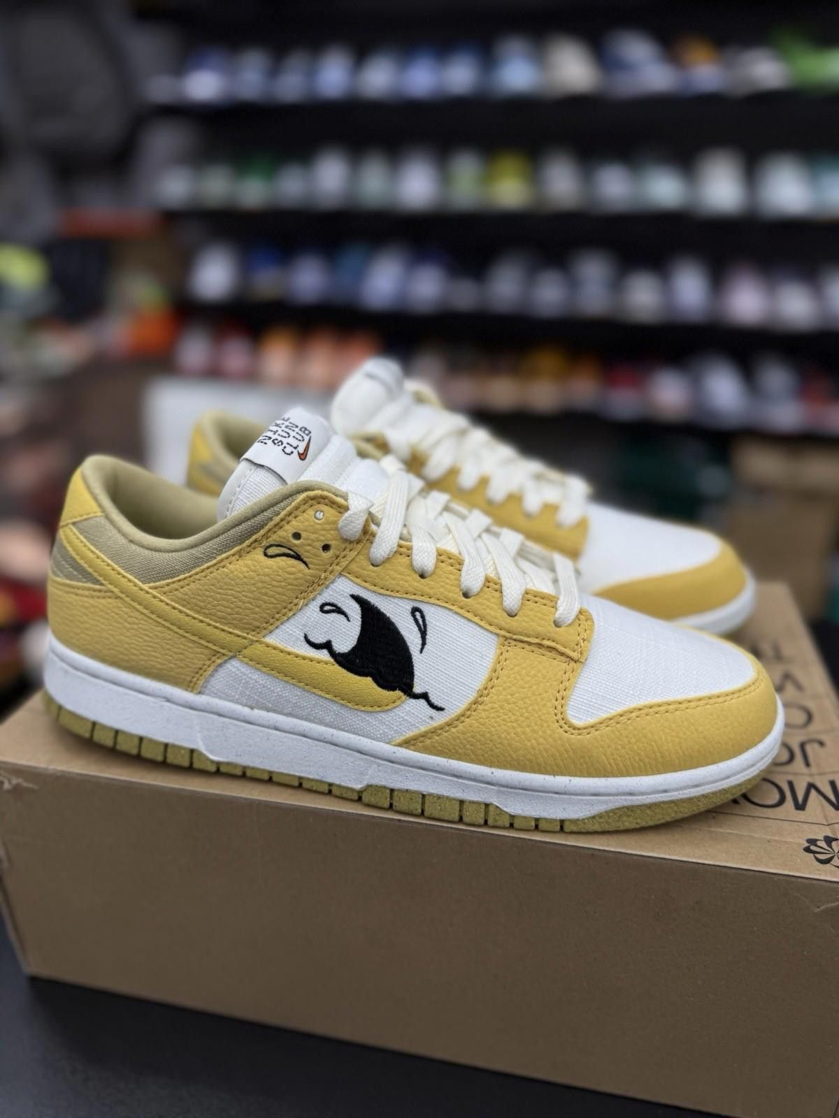 Nike DV1681-100 Nike Dunk Low Sun Club Sanded 9.5 Size US 9.5 / EU 42-43 - 9 Thumbnail