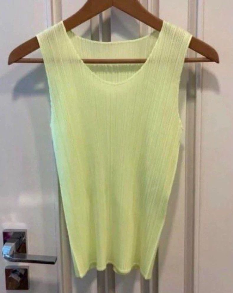 Issey Miyake Issey Miyake size:3 Yellow vest Size XS / US 0-2 / IT 36-38 - 1 Thumbnail