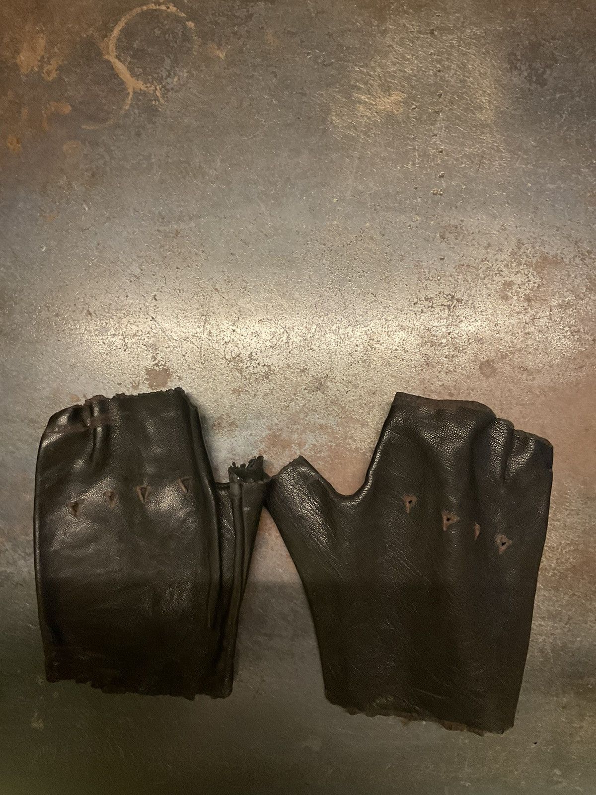 Alexander Fielden leather gloves