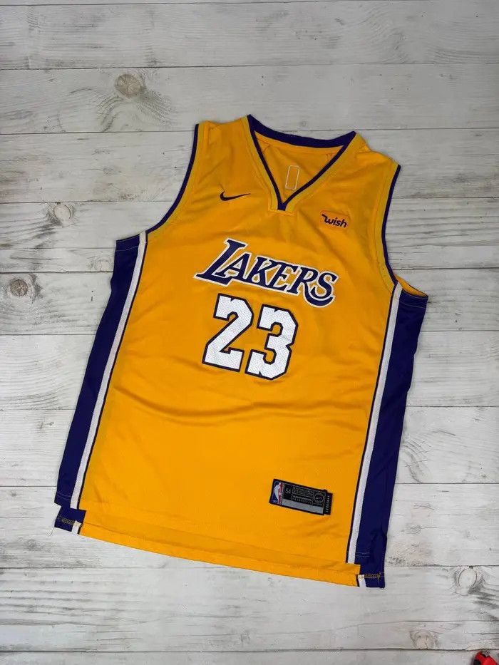 Nike Nike Los Angeles Lakers James #23 NBA Jersey Basketball Size US L / EU 52-54 / 3 - 1 Thumbnail