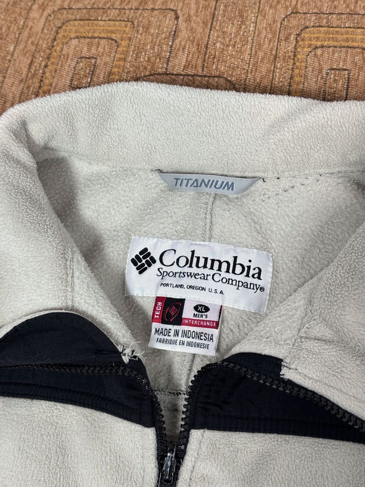 Columbia Columbia Titanium Vintage outdoor Vest Size US XL / EU 56 / 4 - 4 Thumbnail