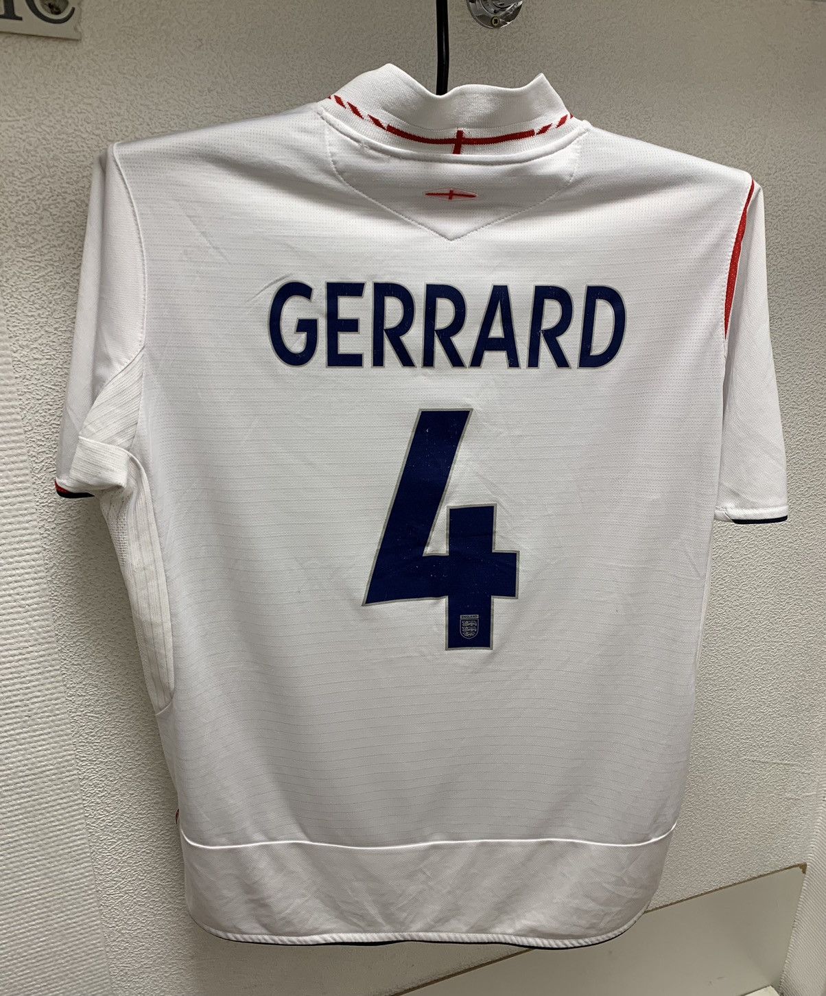 Umbro England Umbro Gerrard 4 vintage soccer jersey L sz 2000th Size US L / EU 52-54 / 3 - 2 Thumbnail