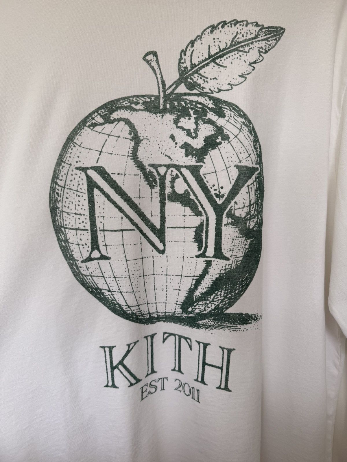 Kith × Vintage Kith Apple Statue of Liberty LSTee Size US L / EU 52-54 / 3 - 4 Thumbnail