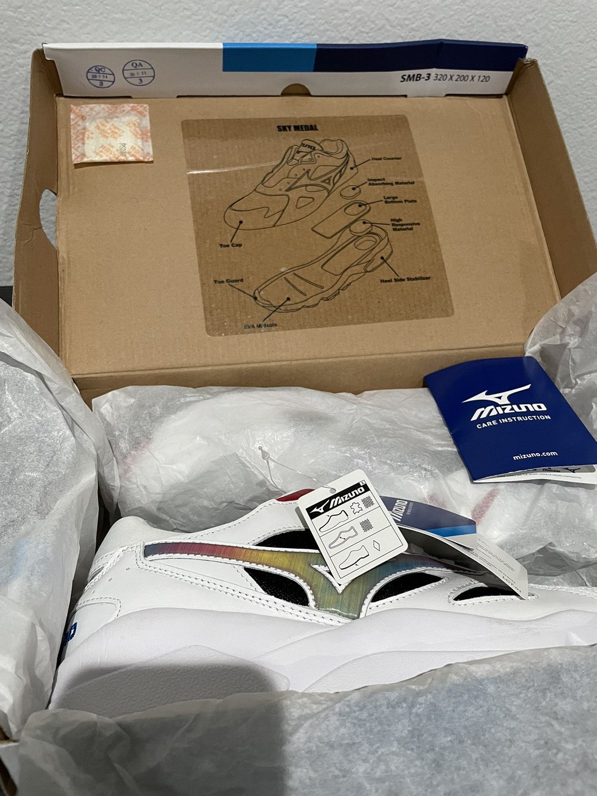 Mizuno 2018 Mizuno Sky Medal OG Size US 9 / EU 42 - 13 Thumbnail