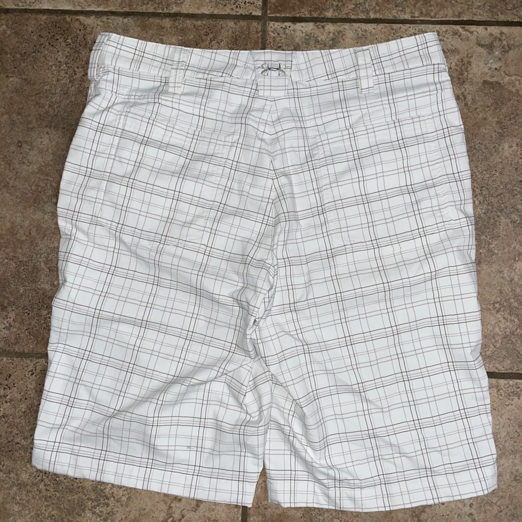 Under Armour Under Armour white plaid shorts Mens 34 Size US 34 / EU 50 - 3 Thumbnail